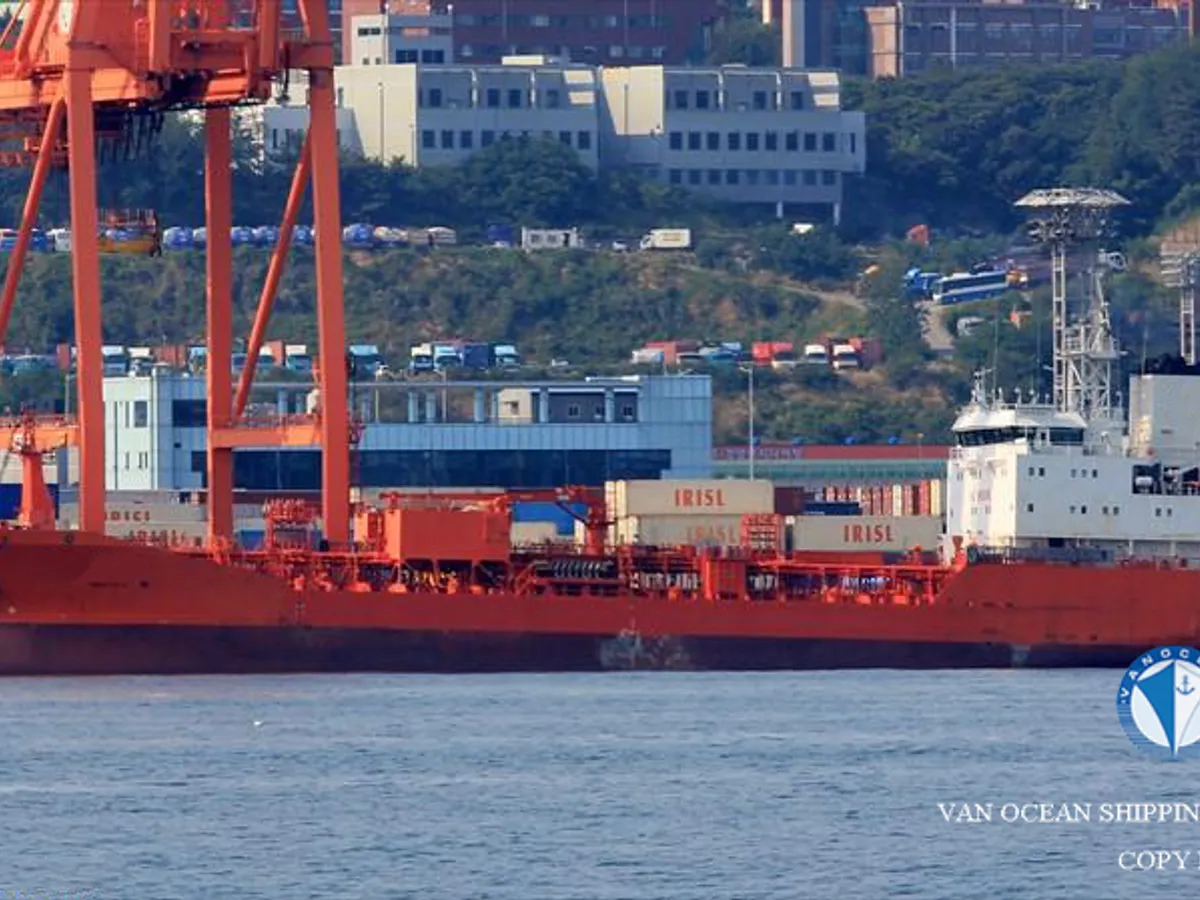 Nafta-/keemialaev müügiks
