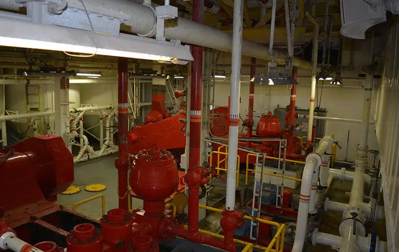 LNG vedav laev müügiks