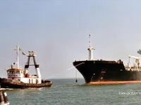 Nafta-/keemialaev müügiks