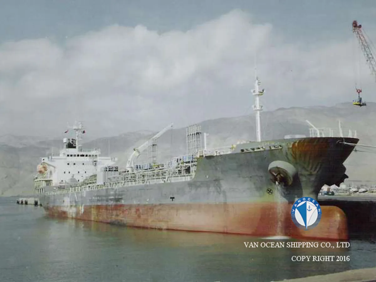 Nafta-/keemialaev müügiks