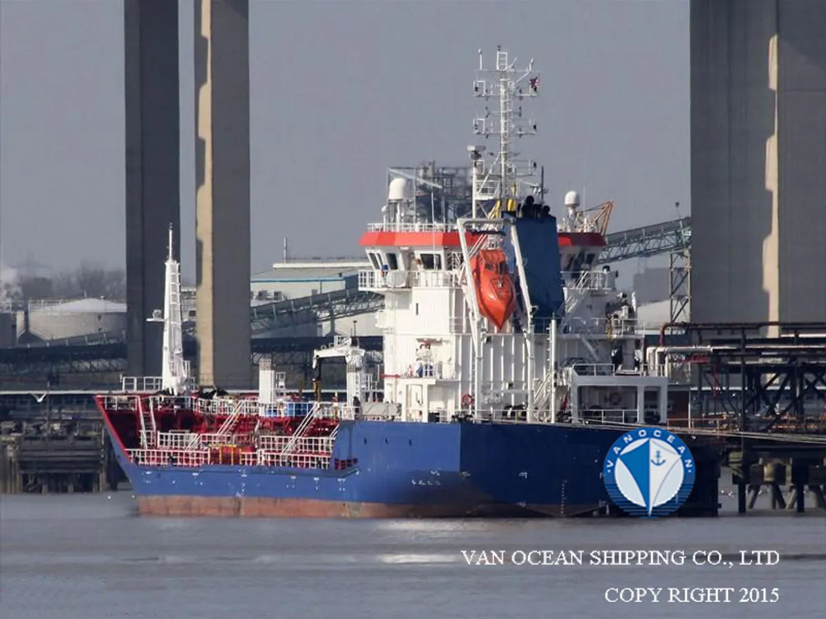 Nafta-/keemialaev müügiks