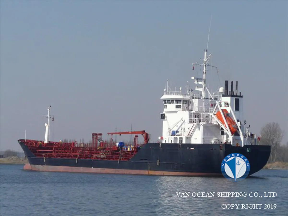 Nafta-/keemialaev müügiks