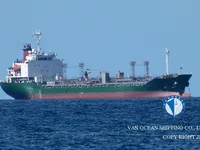 Nafta-/keemialaev müügiks