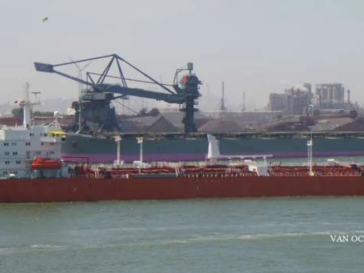Nafta-/keemialaev müügiks