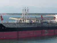 Nafta-/keemialaev müügiks