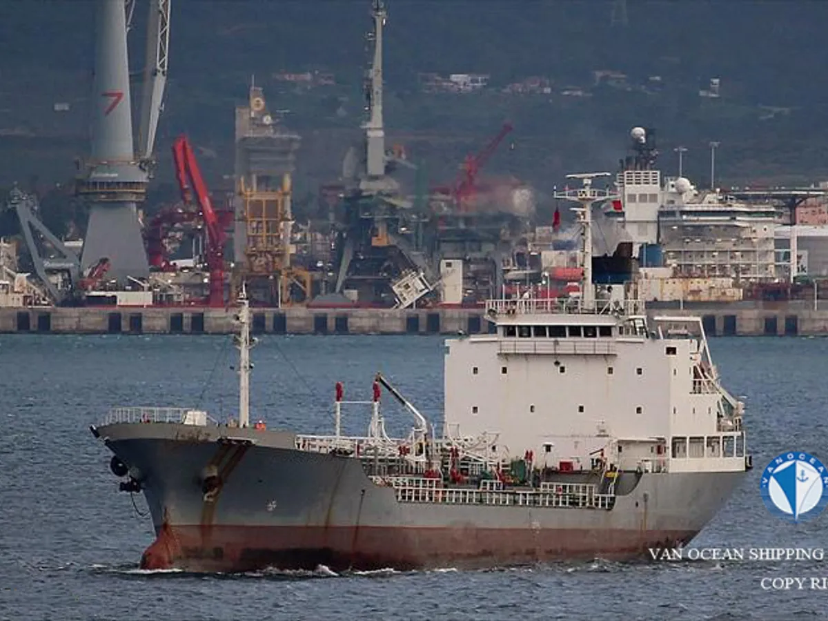 Nafta-/keemialaev müügiks