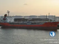 Nafta-/keemialaev müügiks