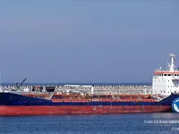 Nafta-/keemialaev müügiks