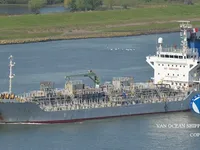 Nafta-/keemialaev müügiks