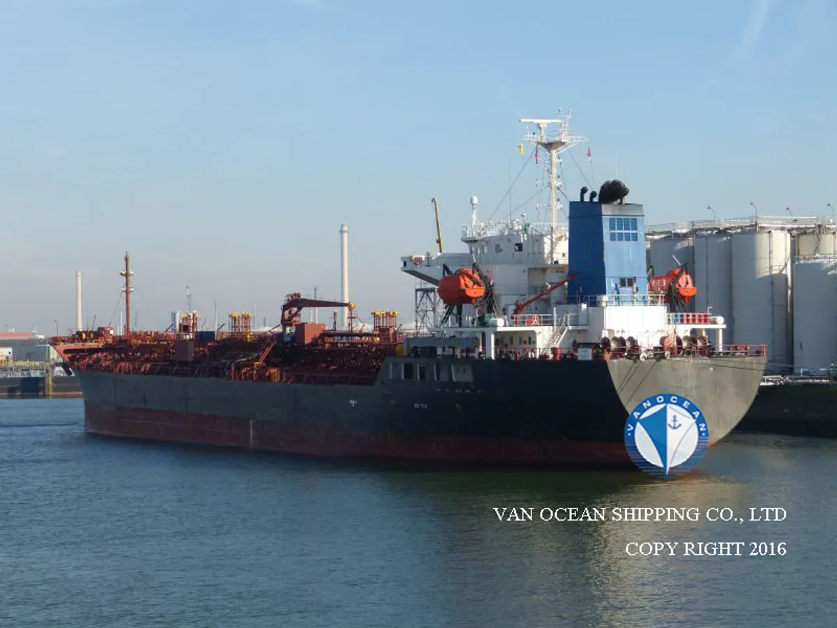 Nafta-/keemialaev müügiks