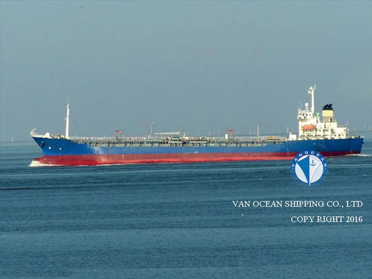 Nafta-/keemialaev müügiks