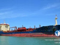 Nafta-/keemialaev müügiks