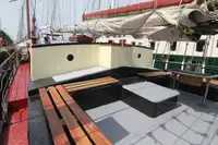 Ujuv hotell müügiks