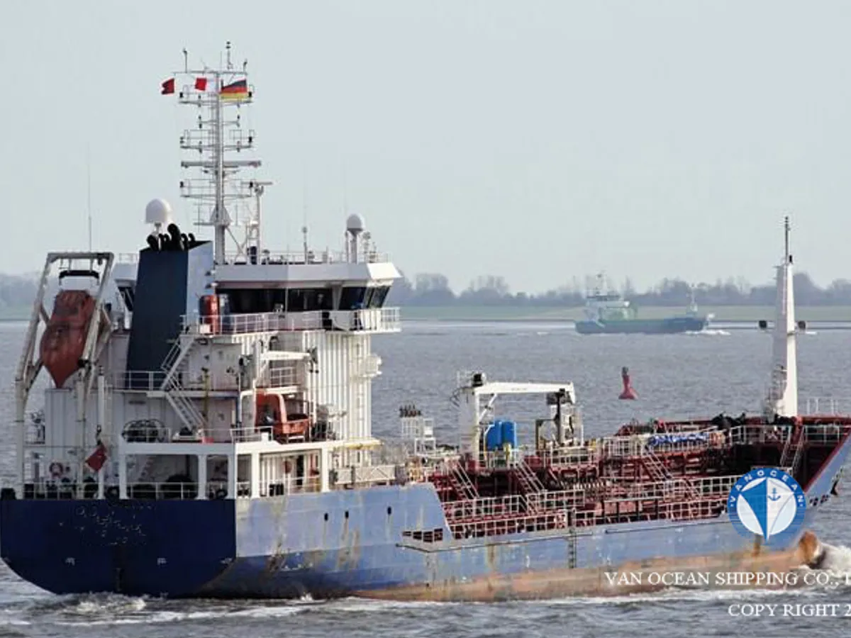 Nafta-/keemialaev müügiks