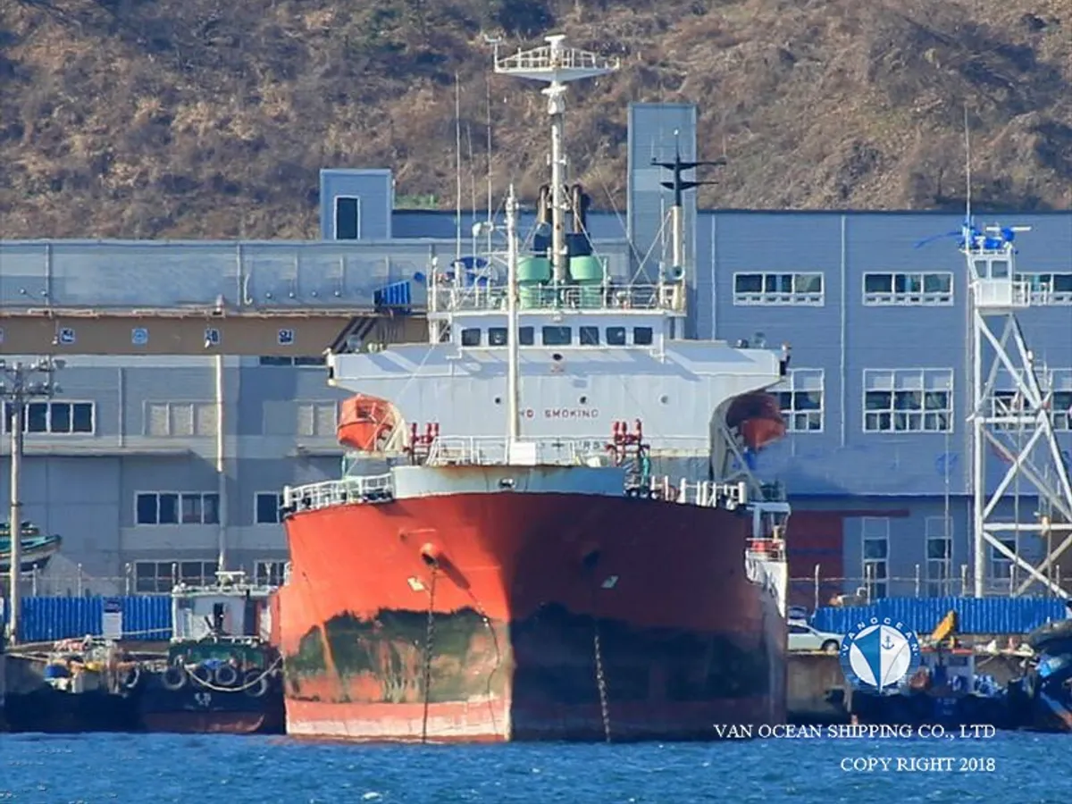 Nafta-/keemialaev müügiks