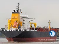 Nafta-/keemialaev müügiks