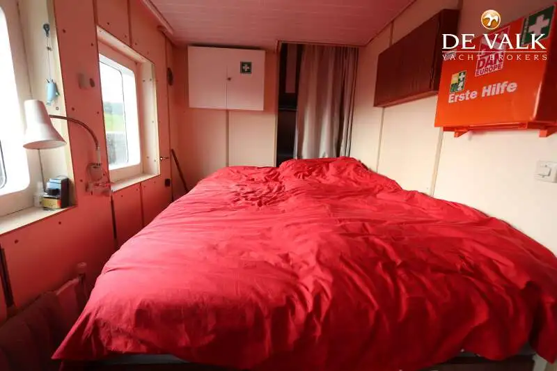 Ujuv hotell müügiks