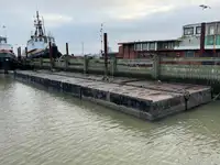 Pontoon müügiks