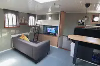 Ujuv hotell müügiks