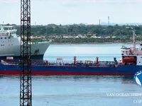 Nafta-/keemialaev müügiks