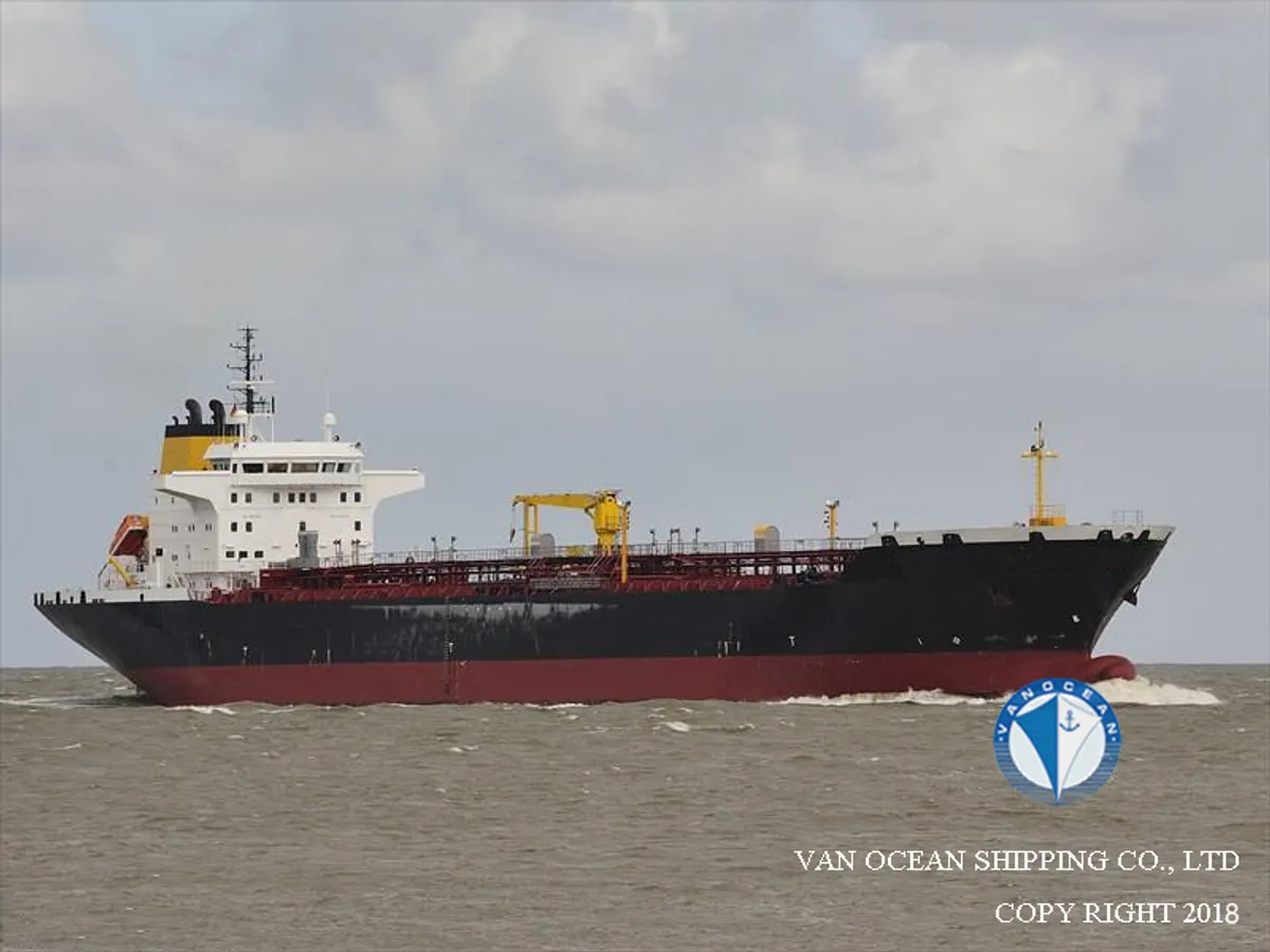 Nafta-/keemialaev müügiks