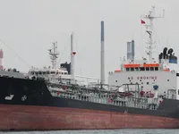 Nafta-/keemialaev müügiks