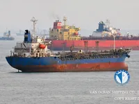 Nafta-/keemialaev müügiks