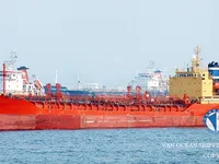 Nafta-/keemialaev müügiks