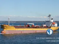 Nafta-/keemialaev müügiks