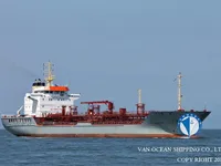 Nafta-/keemialaev müügiks