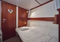 Ujuv hotell müügiks