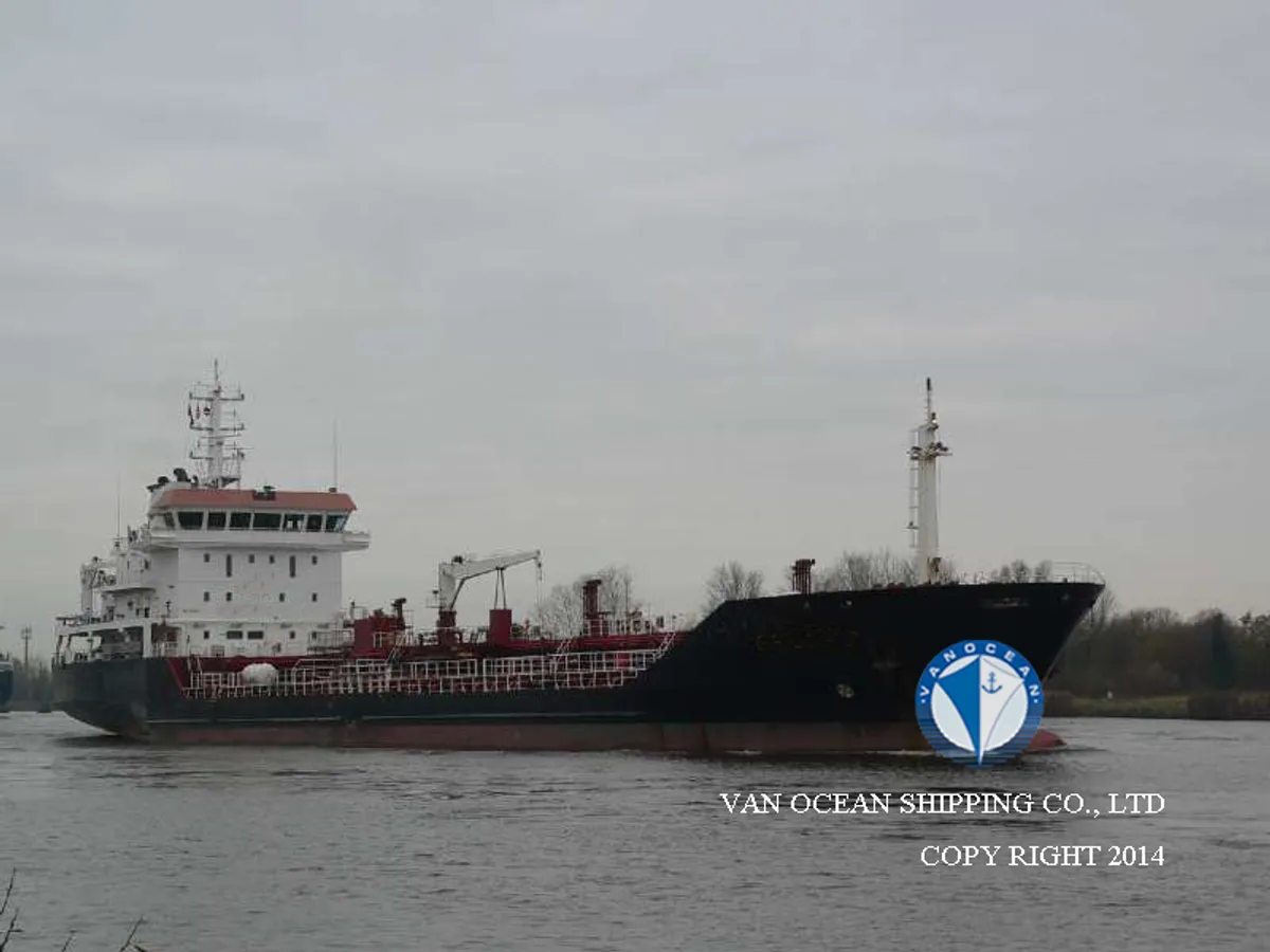 Nafta-/keemialaev müügiks