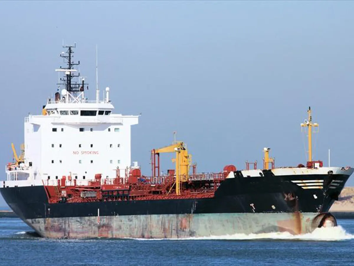 Nafta-/keemialaev müügiks