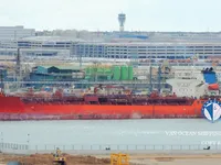 Nafta-/keemialaev müügiks