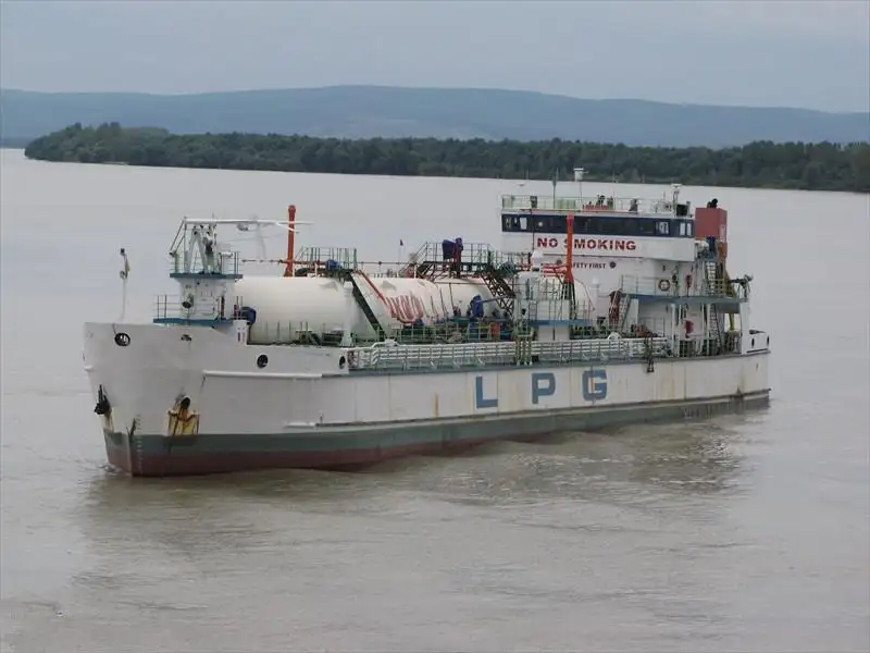 LNG vedav laev müügiks