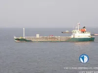 Nafta-/keemialaev müügiks