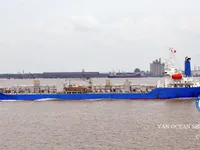 Nafta-/keemialaev müügiks