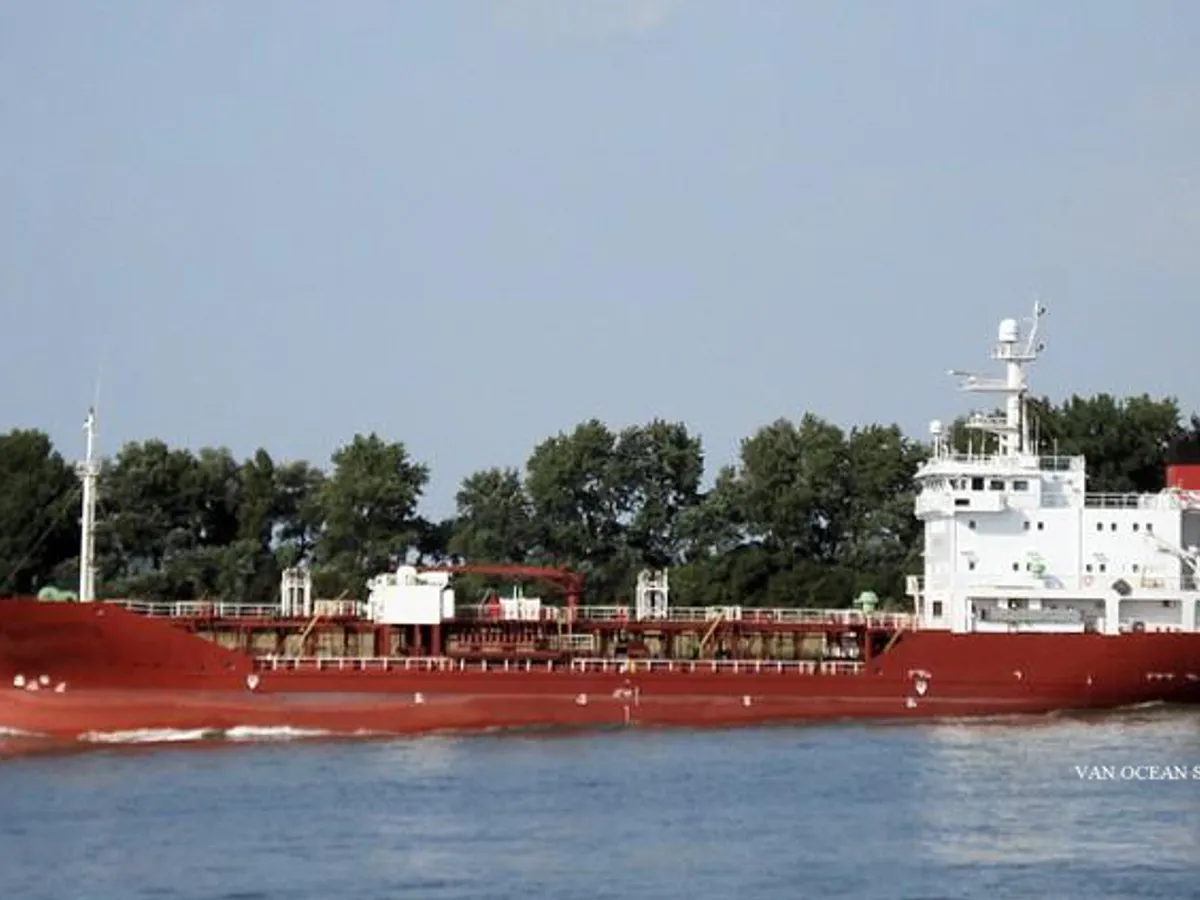 Nafta-/keemialaev müügiks