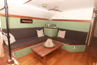 Ujuv hotell müügiks