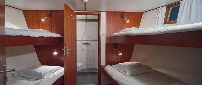 Ujuv hotell müügiks