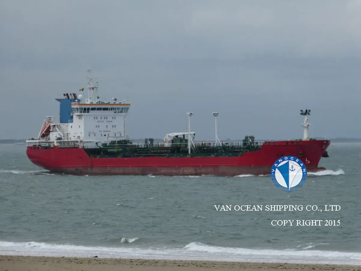 Nafta-/keemialaev müügiks