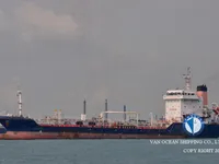 Nafta-/keemialaev müügiks