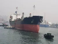 Nafta-/keemialaev müügiks