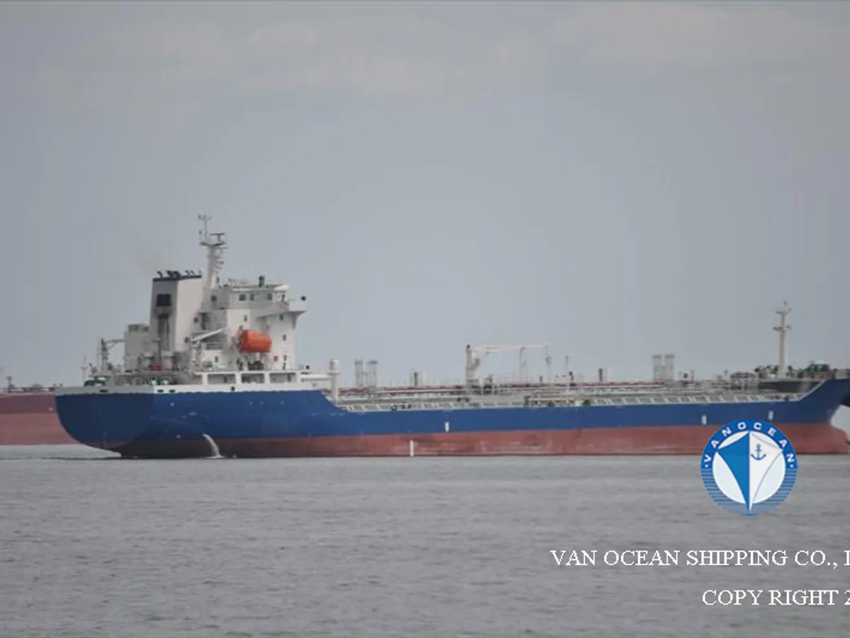 Nafta-/keemialaev müügiks