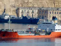 Nafta-/keemialaev müügiks