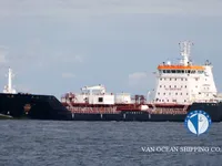 Nafta-/keemialaev müügiks