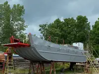Maandumislaev, paak müügiks