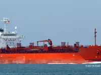 Nafta-/keemialaev müügiks