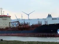 Nafta-/keemialaev müügiks