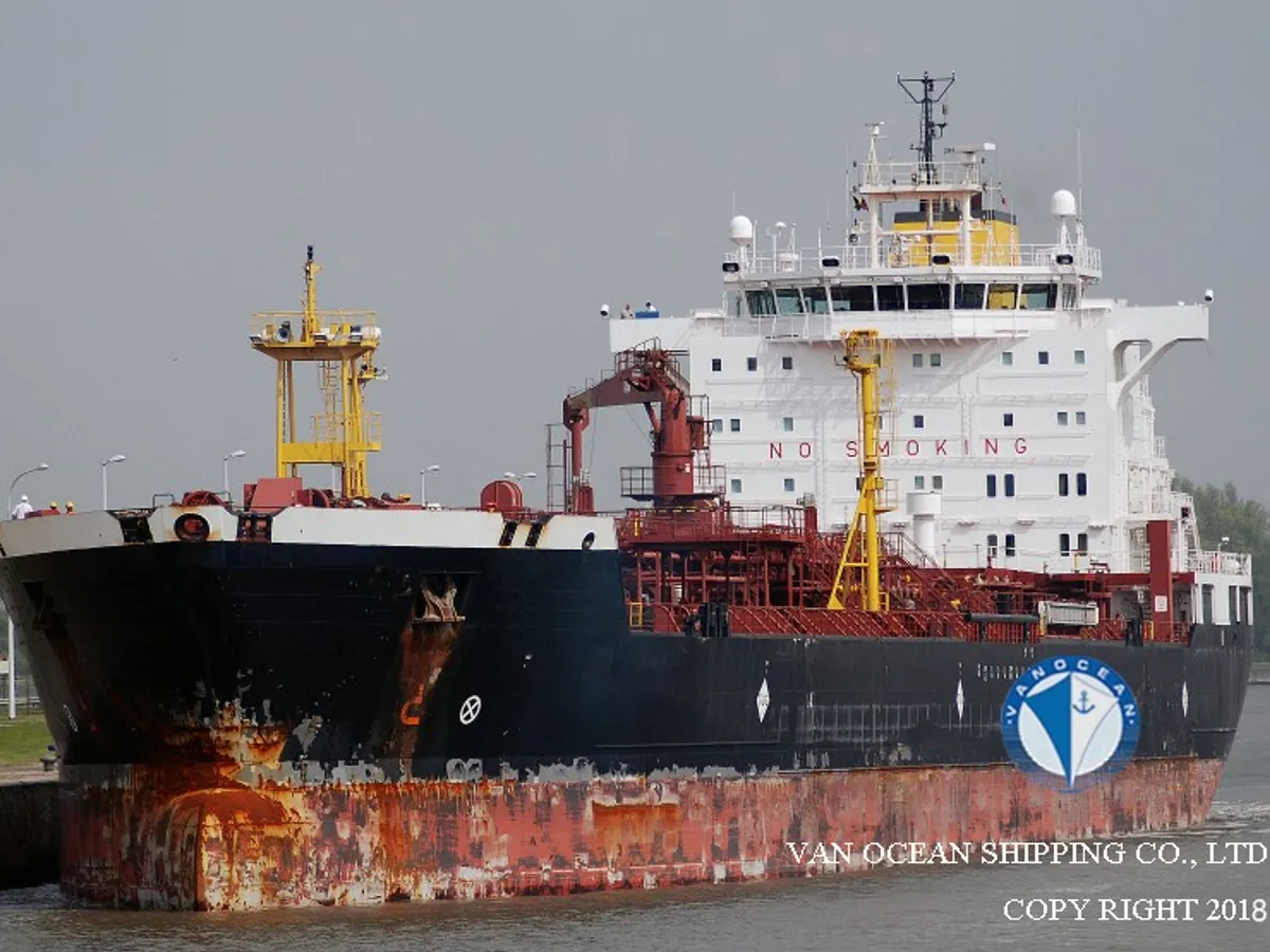 Nafta-/keemialaev müügiks